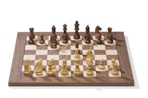 DGT USB electronic chessboard, walnut/clone + Timeless figures