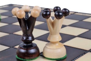 KING'S CHAMPIONSHIP MEDIUM (35x35cm)