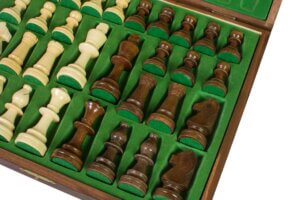 Sunrise Staunton No. 5 (king 90 mm) in an elegant wooden case