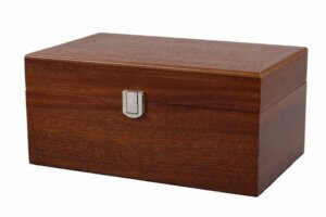 Figure Chest 24x15x11cm