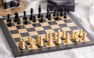 Timeless chess set - chessboard (field 50 mm), figures (king 90 mm)